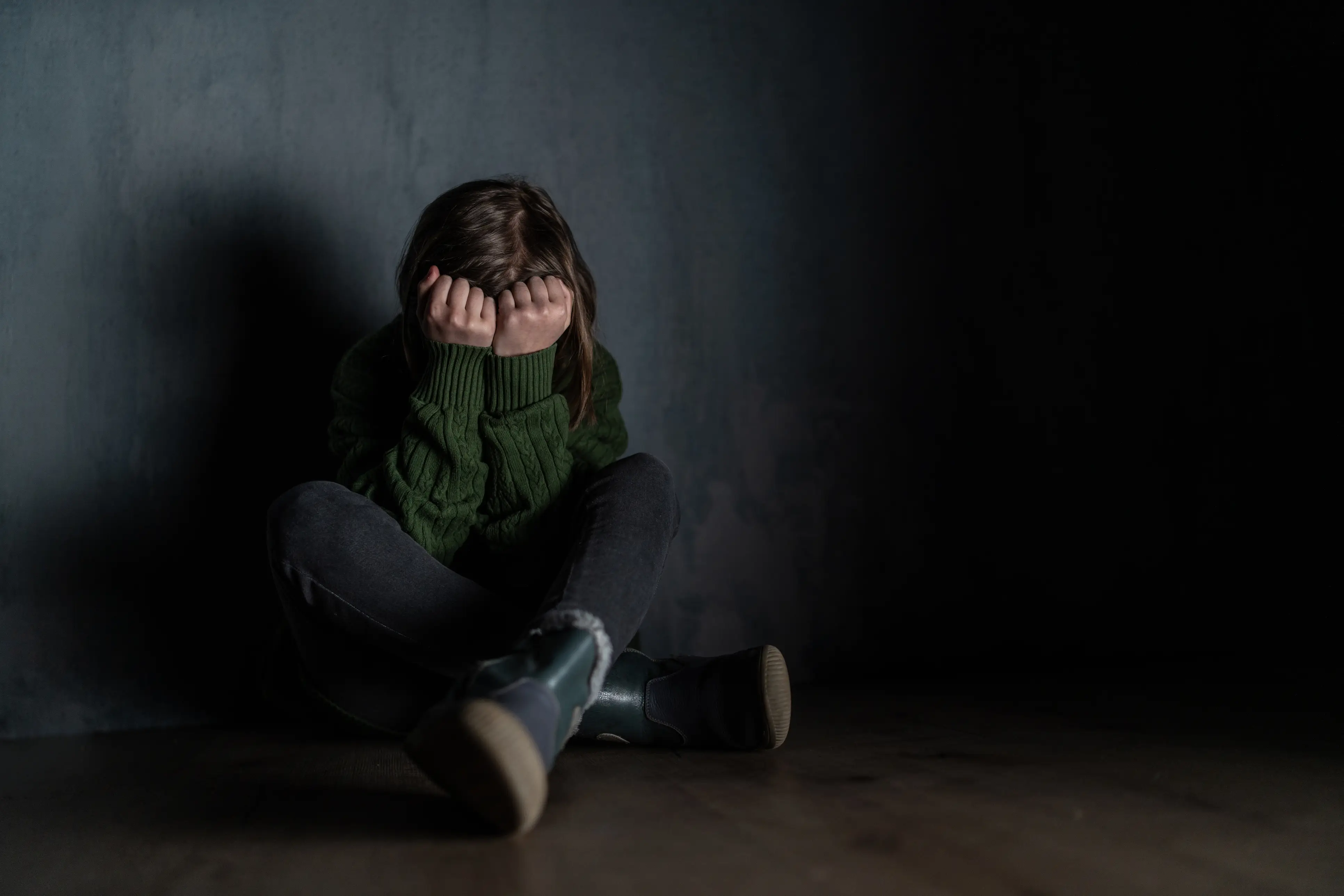 未成年が逮捕されない？逮捕された場合の流れや少年法についても